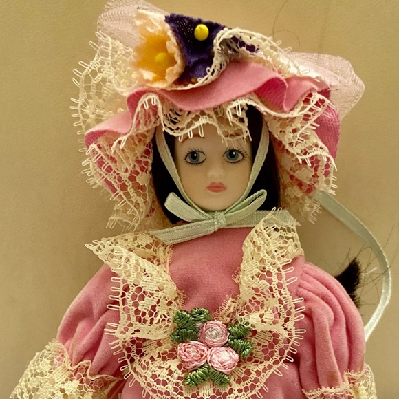 Vintage Danburry Mint-The Ladies of Fashion Dolls- Christmas Ornaments # 9 - Picture 2 of 12